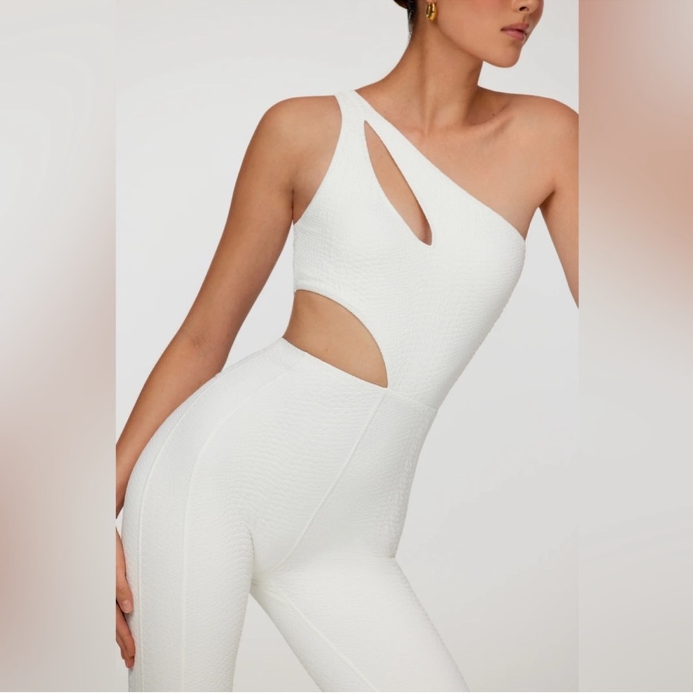 Gigi C Rory Ivory Snakeskin Jumpsuit Size Medium